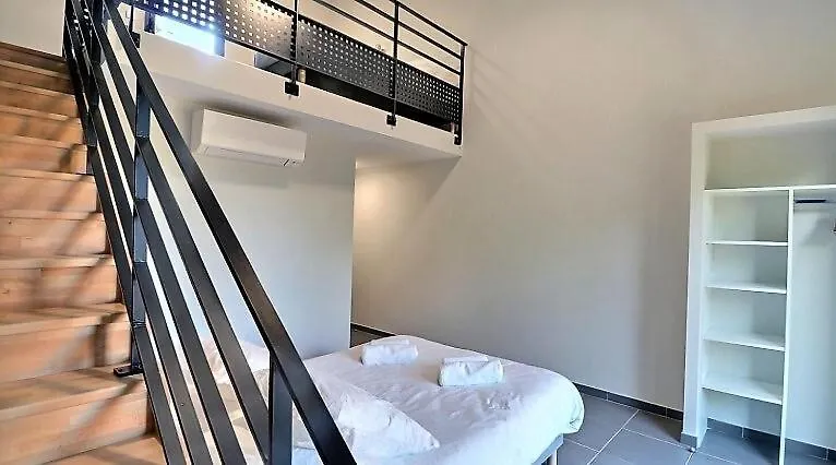 Auberge De Planzolles 0*,